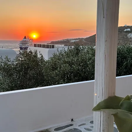 Sunny New Port Mykonos 3* Tourlos