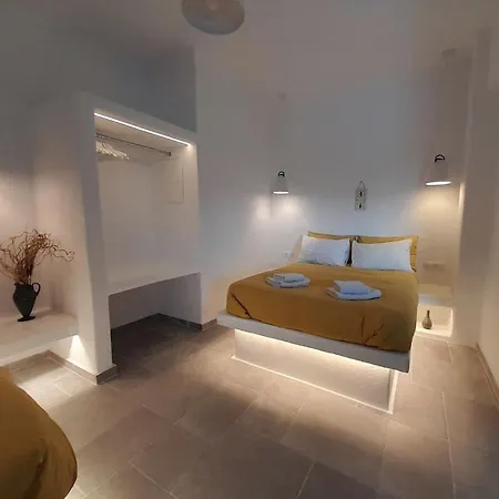 Sunny New Port Mykonos Guest house Tourlos