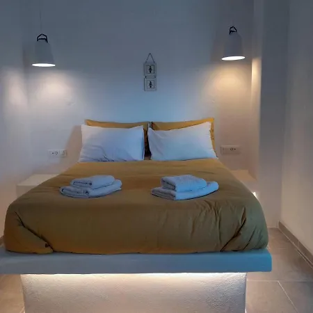 Guest house Sunny New Port Mykonos Tourlos