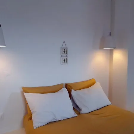 Sunny New Port Mykonos Guest house Tourlos