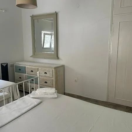 Sunny New Port Mykonos Guest house Tourlos