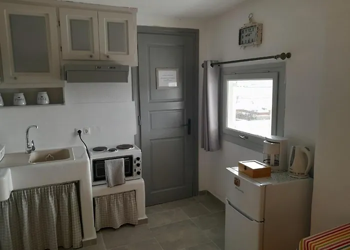 Sunny New Port Mykonos 3*