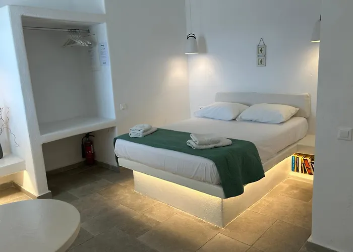 Sunny New Port Mykonos 3*