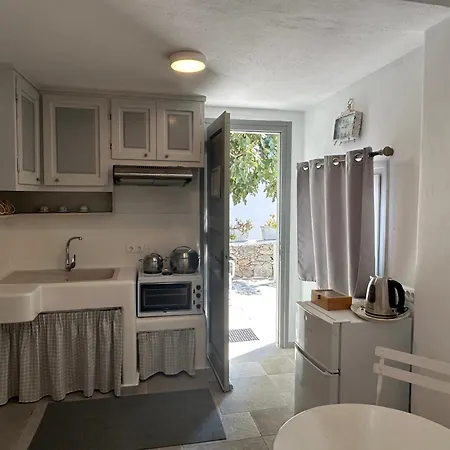 Sunny New Port Mykonos Tourlos