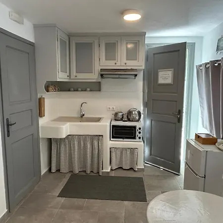 Sunny New Port Mykonos