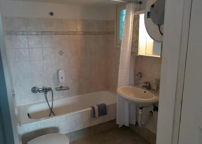 Sunny New Port Mykonos 3*