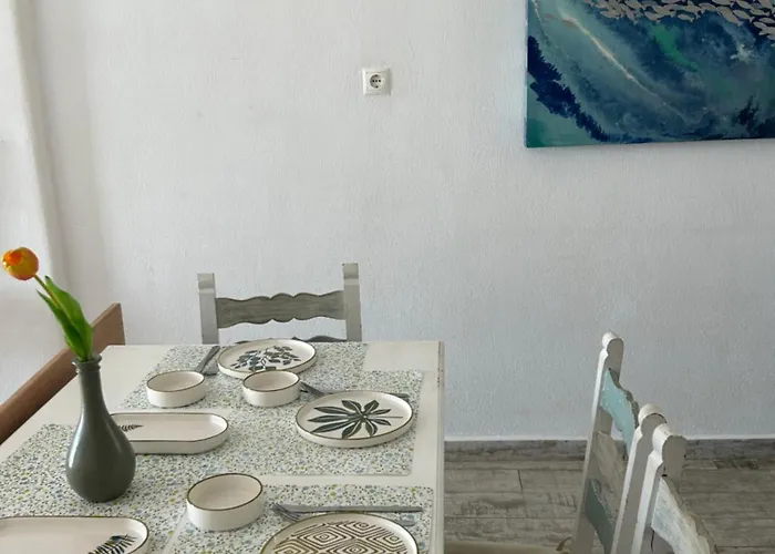 Sunny New Port Mykonos 3* Tourlos