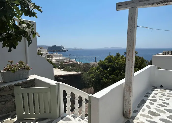 Sunny New Port Mykonos 3*