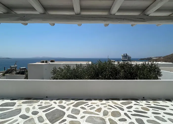 Sunny New Port Mykonos Affittacamere Tourlos