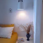 בית הארחה Sunny New Port Mykonos טורלוס