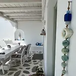 Sunny New Port Mykonos בית הארחה טורלוס