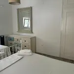 Sunny New Port Mykonos בית הארחה טורלוס