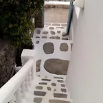בית הארחה Sunny New Port Mykonos טורלוס