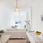 בית הארחה Sunny New Port Mykonos 3*