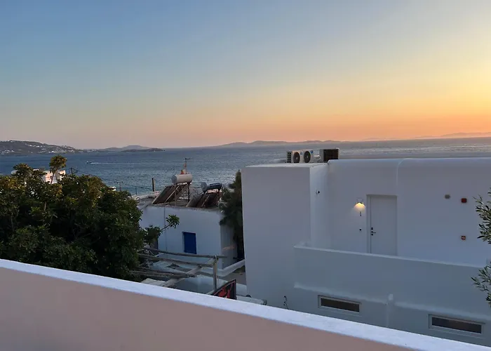 Sunny New Port Mykonos 3*